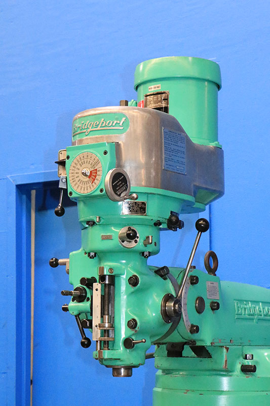 42'' Table 1.5HP Spindle Bridgeport 2J Vari-Speed VERTICAL MILL (Ref No ...